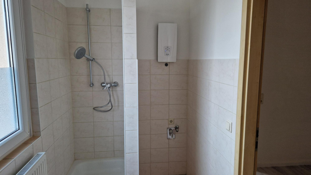 Dusche u. WM-Anschluss